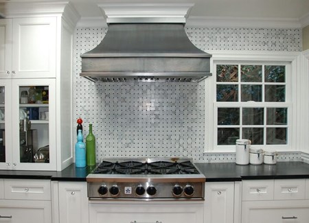 Handcrafted Stainless Steel Kitchen Range Hoods with Smooth Body